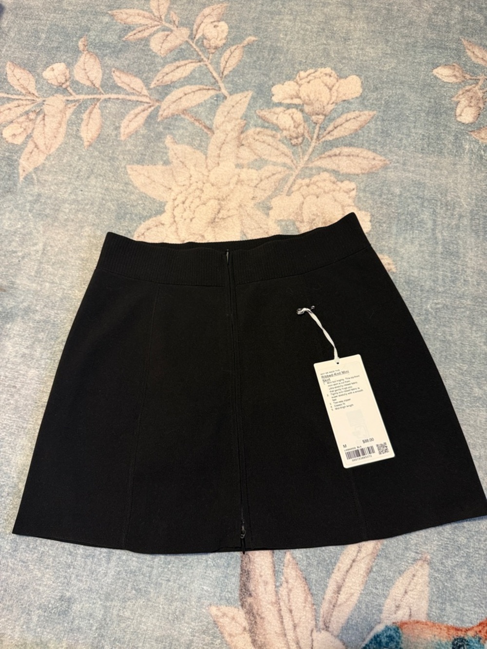 Lululemon Black Ribbed knit mini skirt - Picture 2 of 5